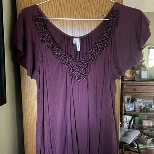 Studio Y short sleeve tunic, Size L. Burgundy